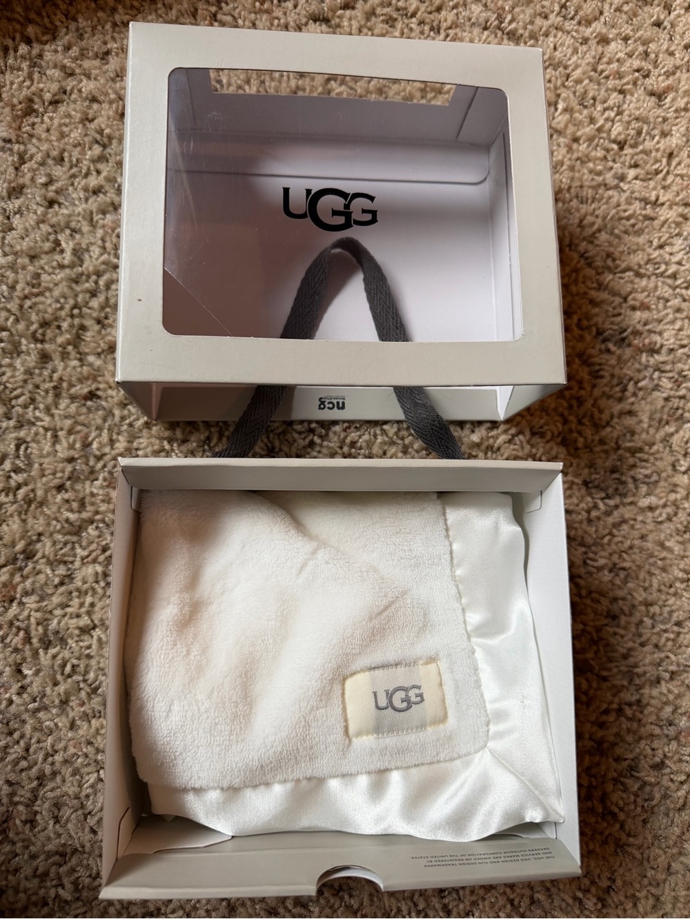 UGG Men's Cream Satin & Shearling Pocket Square